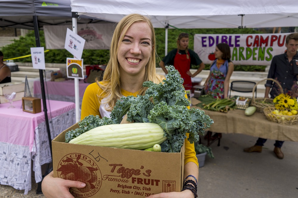 Farmer's market shopper